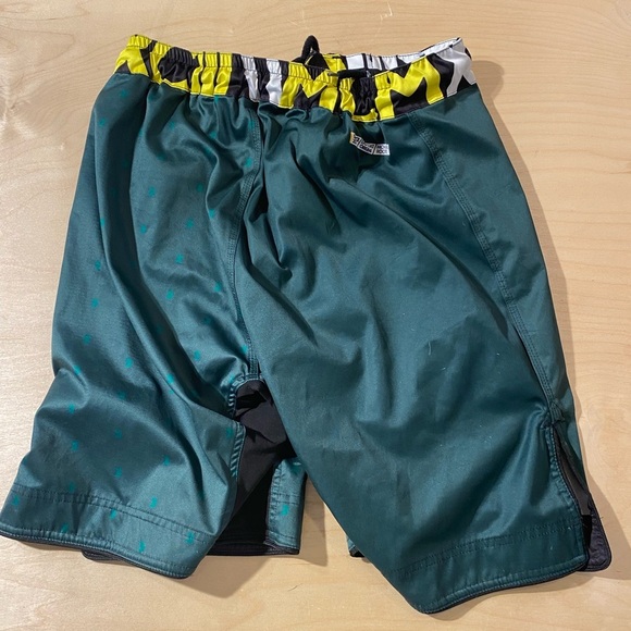 93brand Green Athletic Shorts size 36 (MS) - Picture 8 of 8